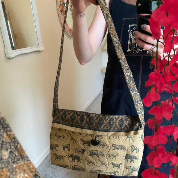 Safari African animal quilted shoulder purse - Picture 3 of 6